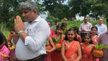 बेतिया : विश्वकर्मा पूजा को लेकर निकली भव्य कलश यात्रा, 17 को होगी स्थायी प्रतिमा की प्राण प्रतिष्ठा